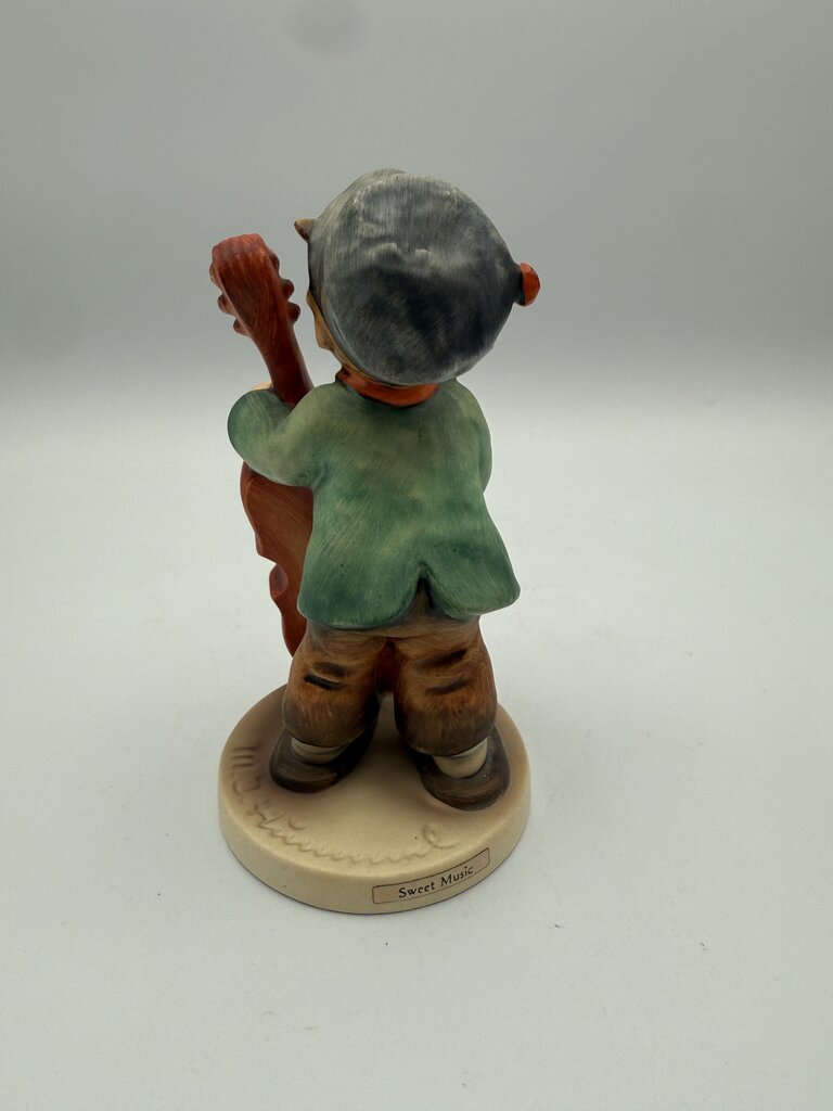 VTG M.J.Hummels “Sweet Music” & Street Singer” Figurines /roh