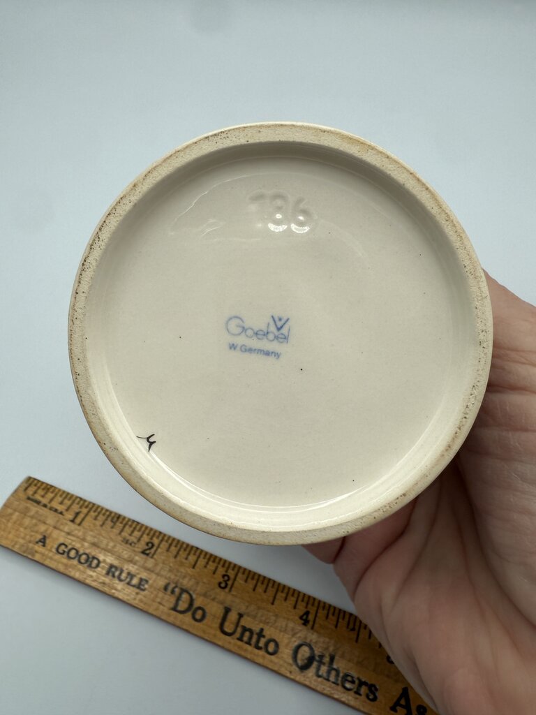 VTG M.J.Hummels “Sweet Music” & Street Singer” Figurines /roh