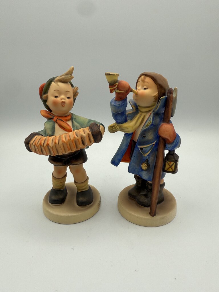 VTG M.J. Hummels “Accordian Boy” & “Hear Ye, Hear Ye” Figurines /roh