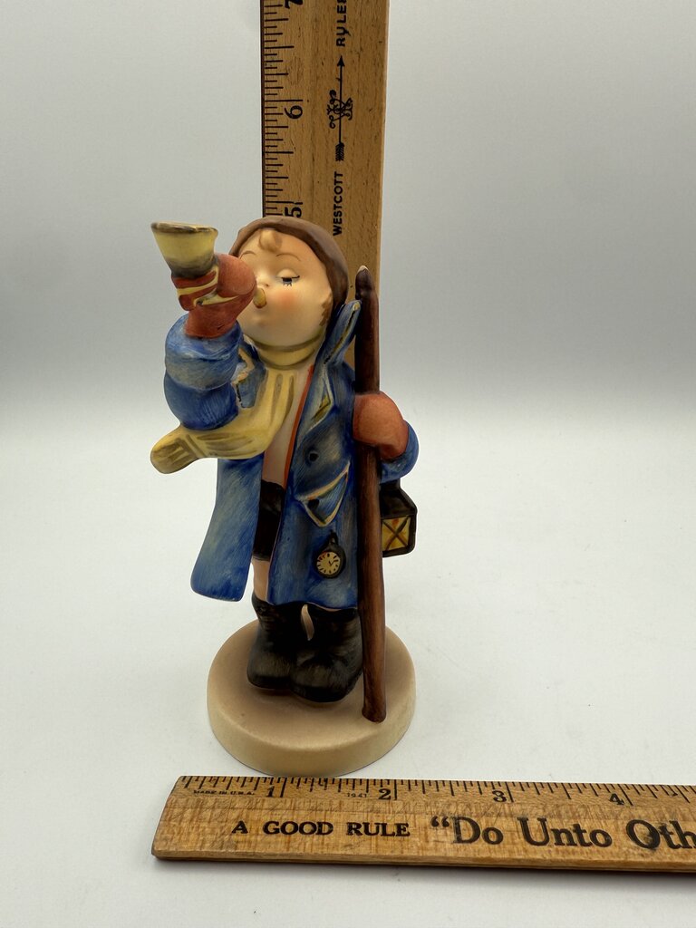 VTG M.J. Hummels “Accordian Boy” & “Hear Ye, Hear Ye” Figurines /roh