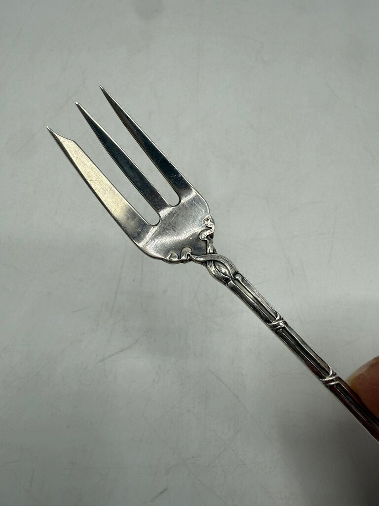 Ornate Sterling Silver Seafood Fork Hallmarked 18 Gr /ro