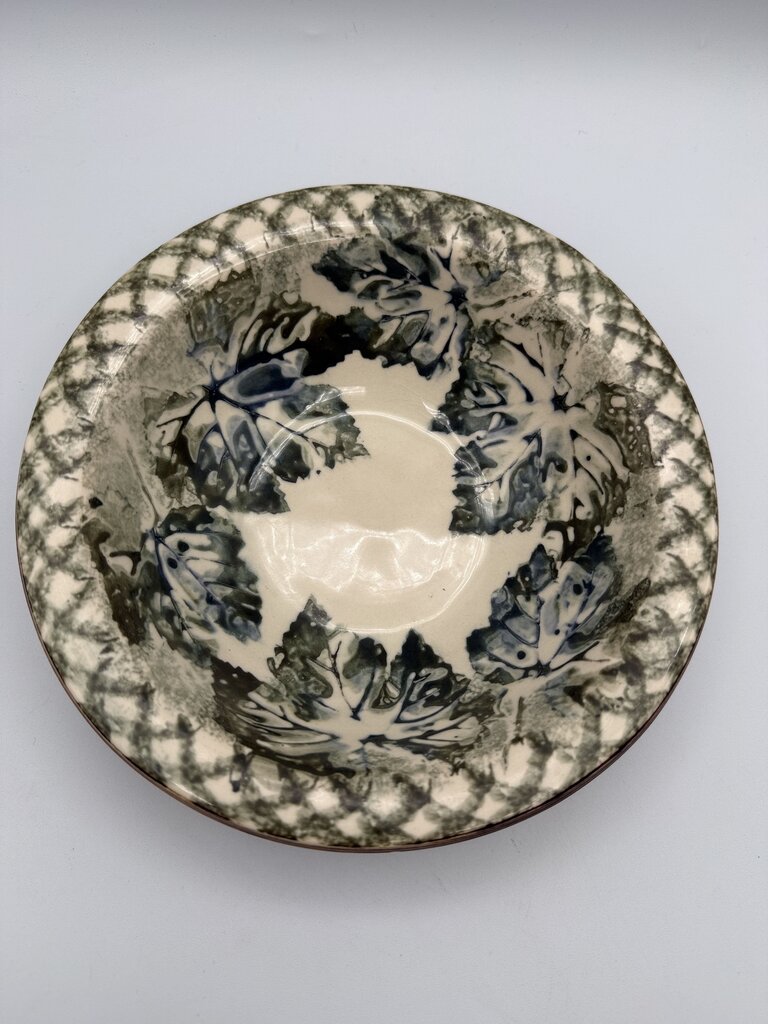 Ellen Evan’s Terrafirma Pottery Grape Grape Leaves 7.75” diam Bowl /roh