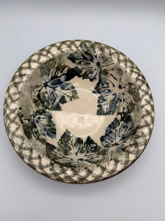 Ellen Evan’s Terrafirma Pottery Grape Grape Leaves 7.75” diam Bowl /roh