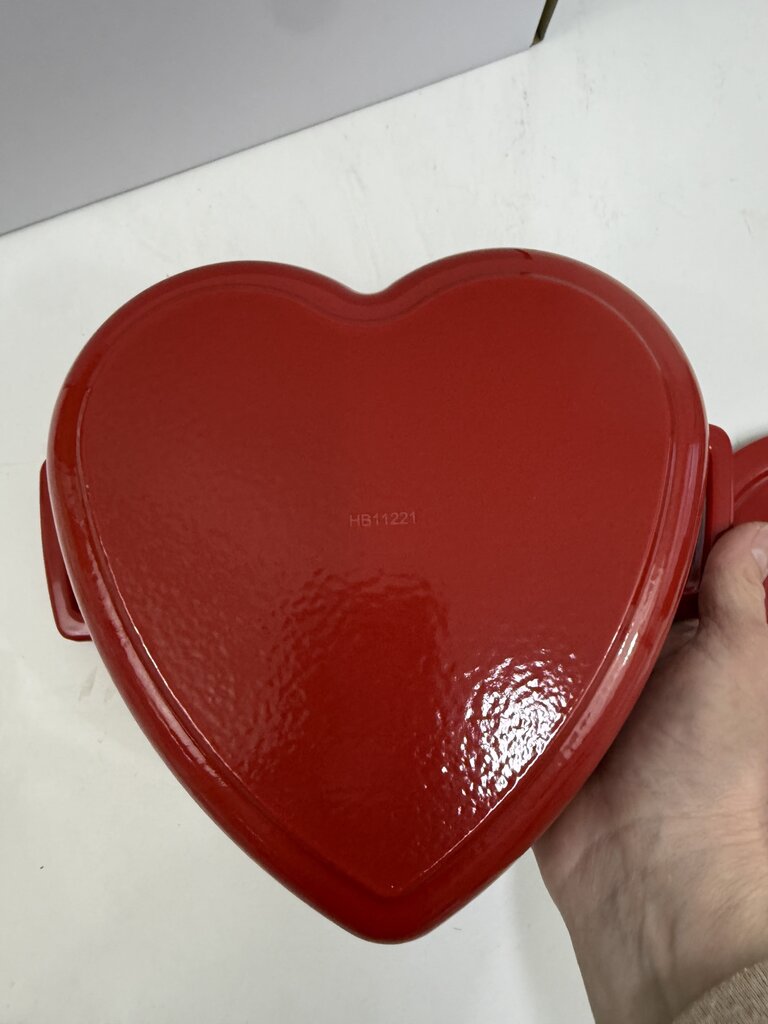 Martha Stewart 2 Qt. Red Heart Shape Enamel Cast Iron Dutch Oven NIB /rw