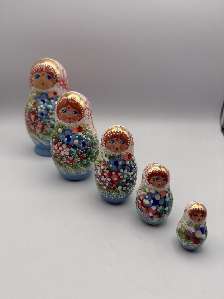 Handpainted 5 pc Russian Wood Nesting Dolls Floral Theme /ro