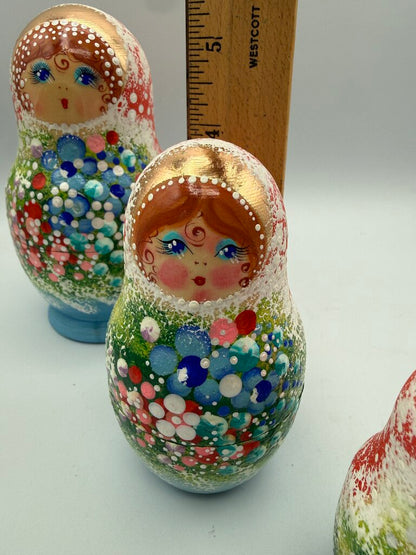 Handpainted 5 pc Russian Wood Nesting Dolls Floral Theme /ro