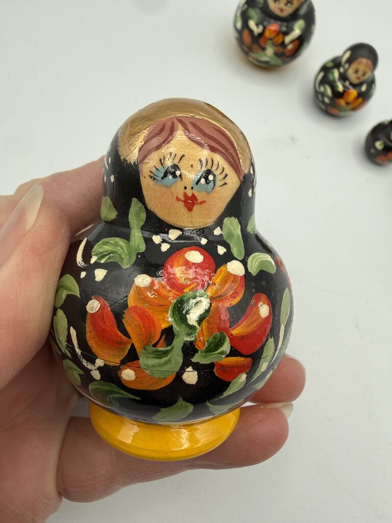 Miniature Handpainted 5 pc Wood Russian Nesting Dolls /ro