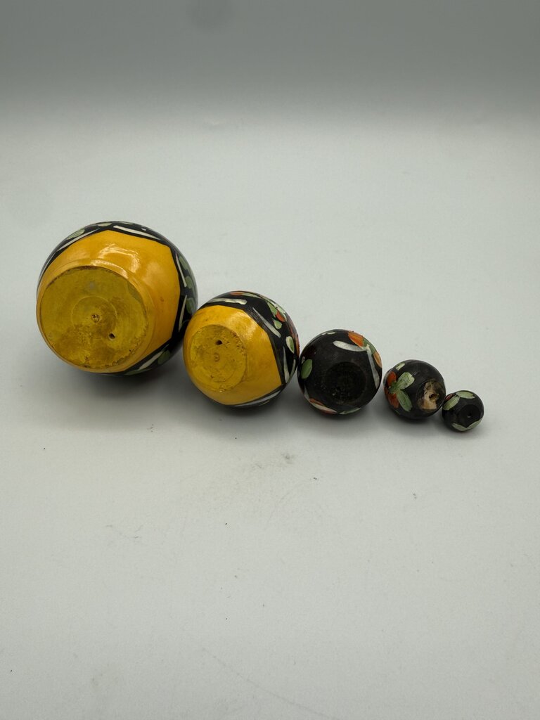 Miniature Handpainted 5 pc Wood Russian Nesting Dolls /ro