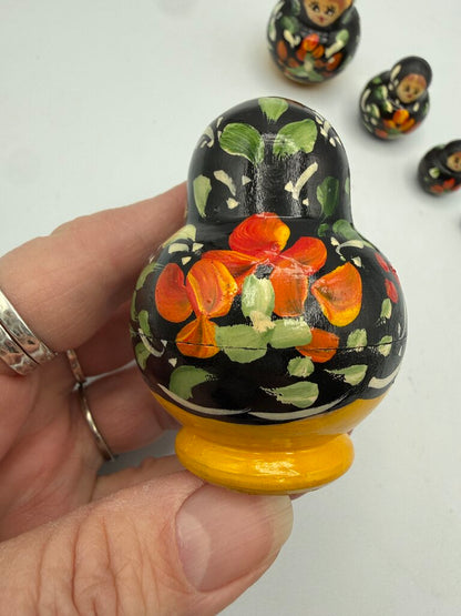Miniature Handpainted 5 pc Wood Russian Nesting Dolls /ro