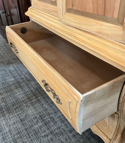 Wardrobe, Bombay Style