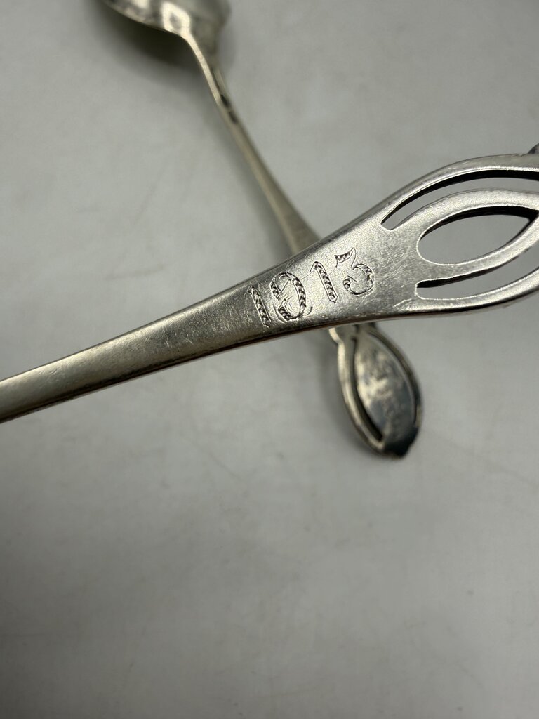 Set of 2 Antique Alvin Chippendale pattern Sterling Silver Teaspoons 34 gr /ro
