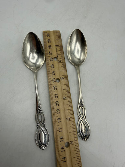 Set of 2 Antique Alvin Chippendale pattern Sterling Silver Teaspoons 34 gr /ro