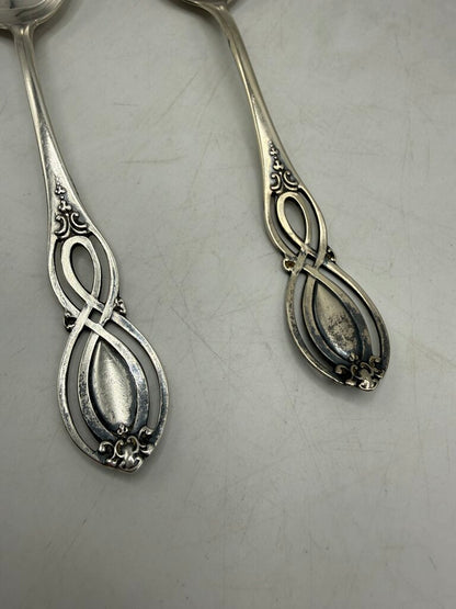 Set of 2 Antique Alvin Chippendale pattern Sterling Silver Teaspoons 34 gr /ro