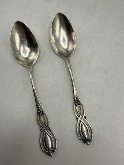 Set of 2 Antique Alvin Chippendale pattern Sterling Silver Teaspoons 34 gr /ro