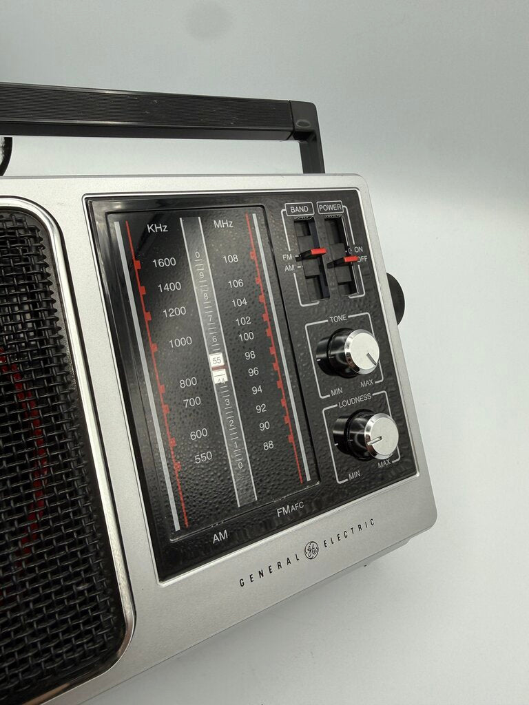 VTG General Electric Portable FM/AM Radio Model 7-2857A Tested Works /rw
