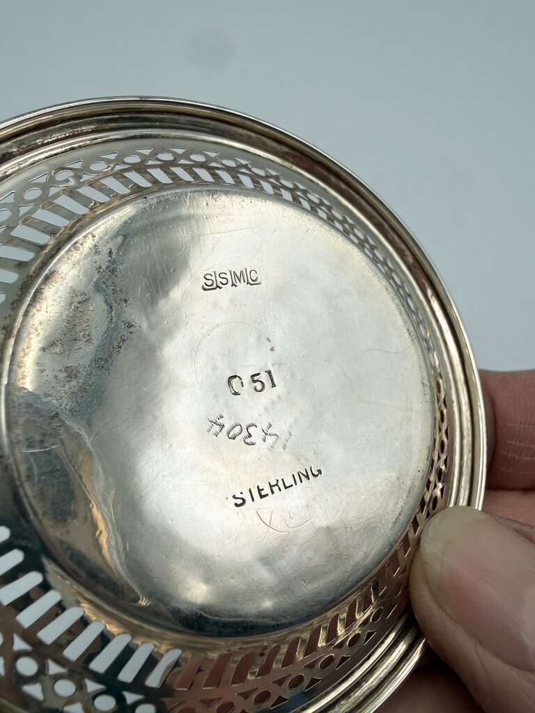 VTG One Pierced Sterling Silver Nut/Candy Dish 12 grams /ro