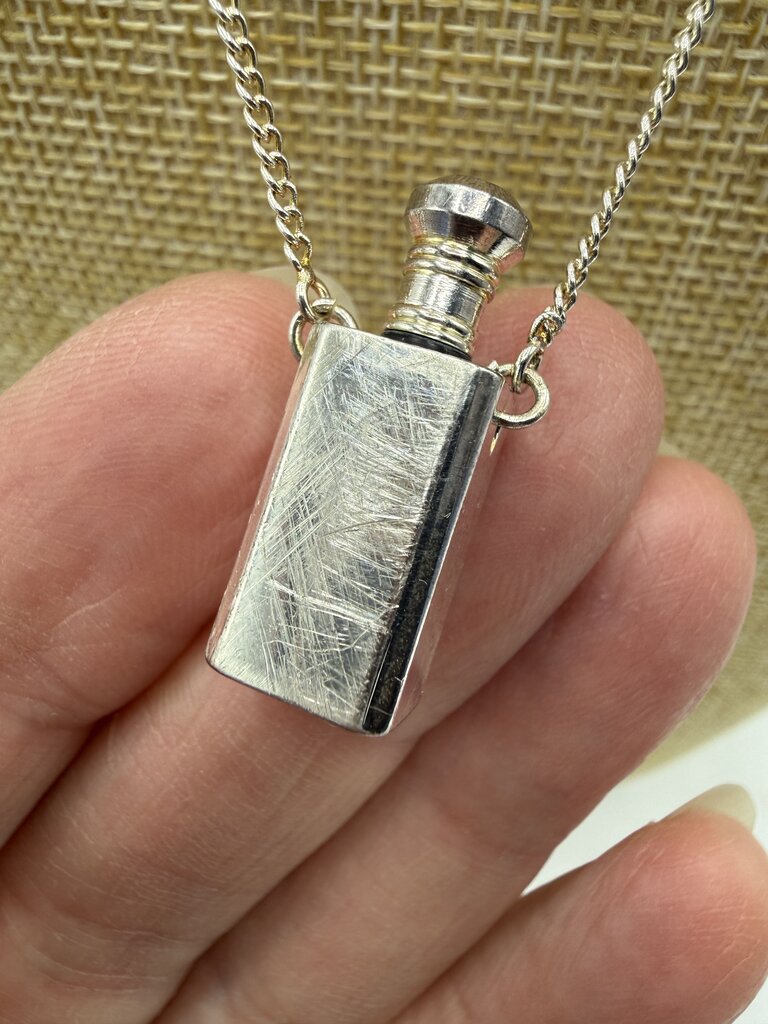 Vintage Small Scent Bottle Pendant Perfume Dauber 24” Silver Tone Chain Unmarked /ro