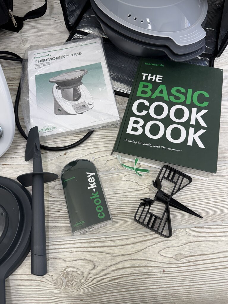 Vorwerk Thermomix TM5 Touchscreen Multi-Purpose FoodProcessor Full Size w/Case /rw