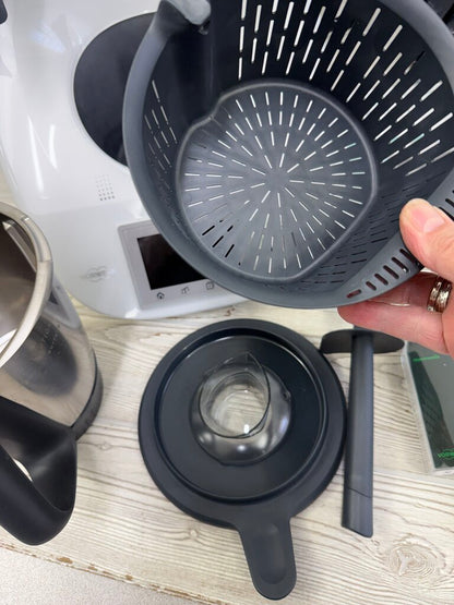 Vorwerk Thermomix TM5 Touchscreen Multi-Purpose FoodProcessor Full Size w/Case /rw