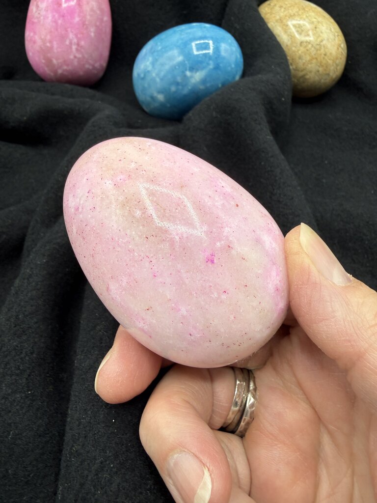Lot of 6 Alabaster Stone Polished Eggs Strong Colors /ro