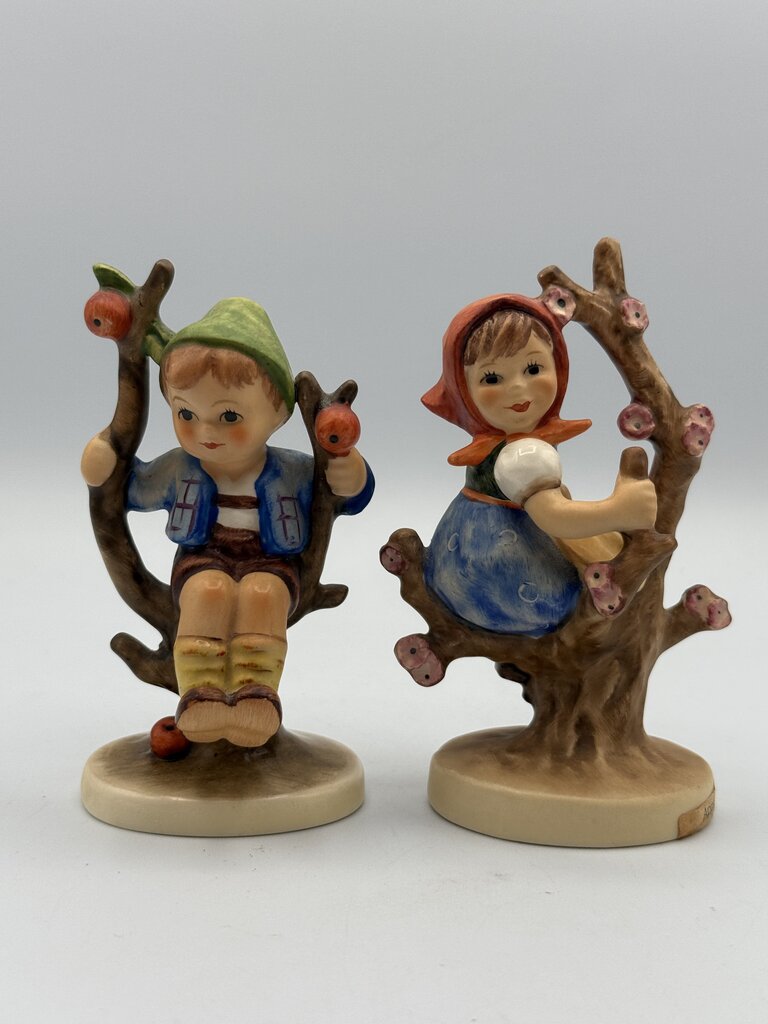 Vintage Hummel Figurines Apple Tree Girl & Boy 4” Tall /roh