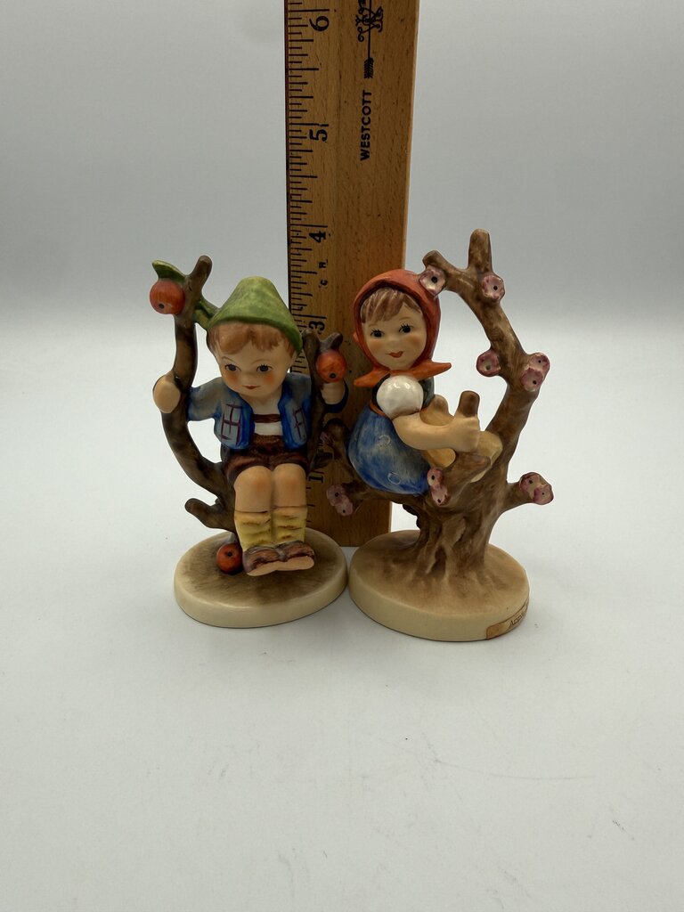 Vintage Hummel Figurines Apple Tree Girl & Boy 4” Tall /roh