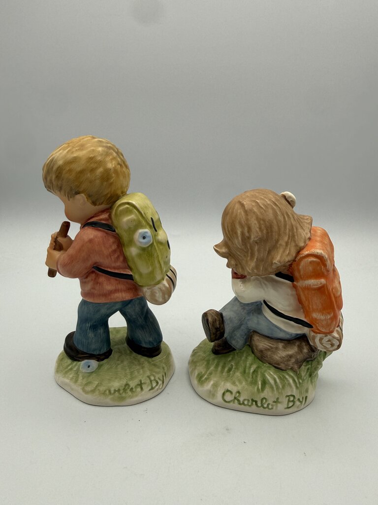 Rare Goebel Charlot Byj Figurines Backpack/Hiker Boy & Girl set /ro