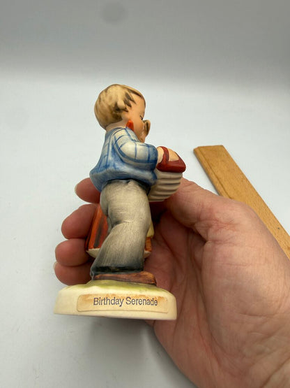 VTG set of 2 Goebel Hummel figurines Coquettes & Birthday Serenade /ro