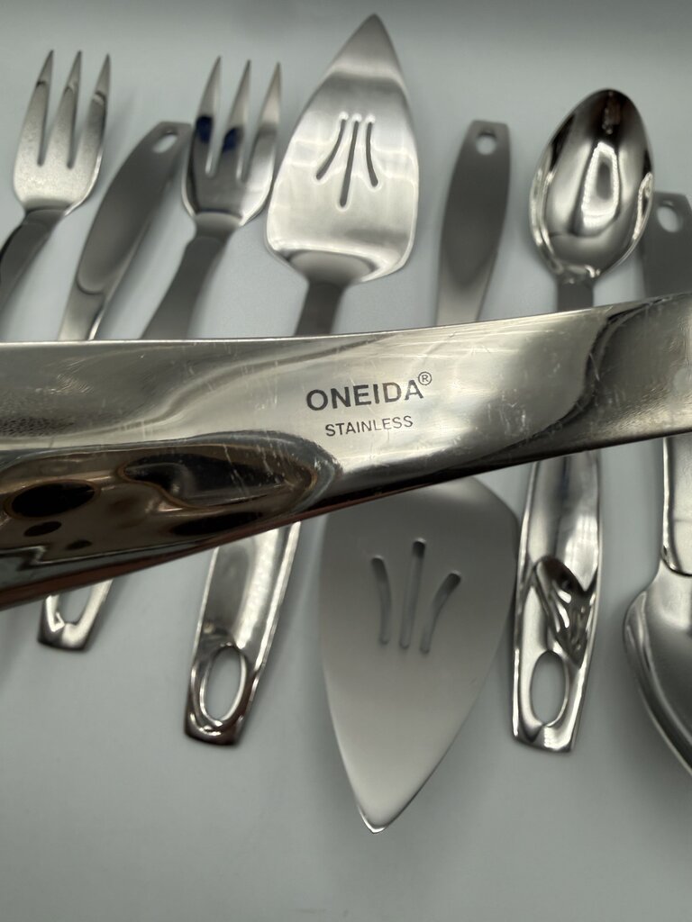 Oneida set of 8 Serving Pieces Stainless Fork Spoon Pie Servers Slotted ends /ro