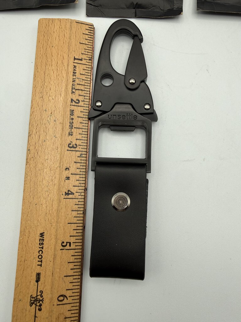 Unsettle brand set of 4 Black Metal Belt Loop Hook -Keychain /ro