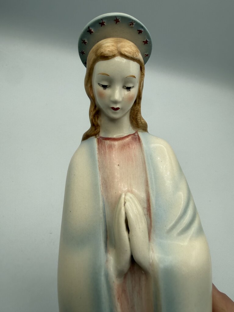 VTG Goebel Hummel Praying Madonna w/Halo 11.5” tall /ro