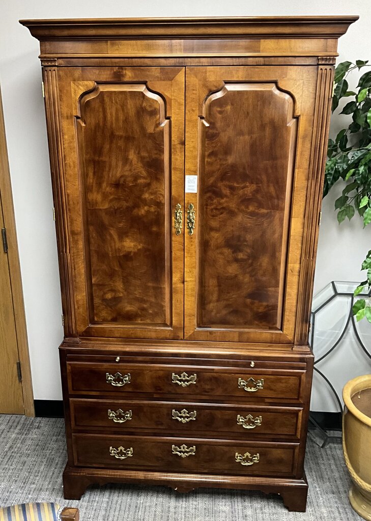 Henredon Aston Court Collection Walnut Armoire