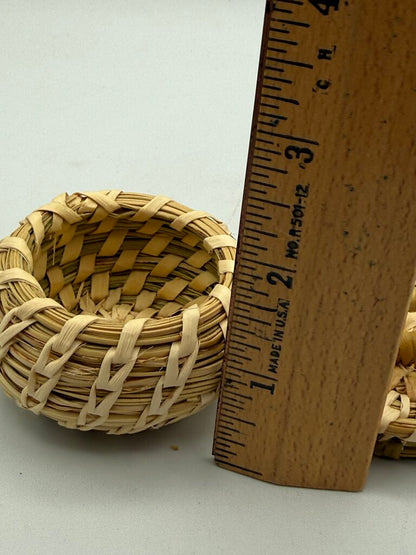 Native American Hand Woven Bear Grass Basket w/Lid /ro