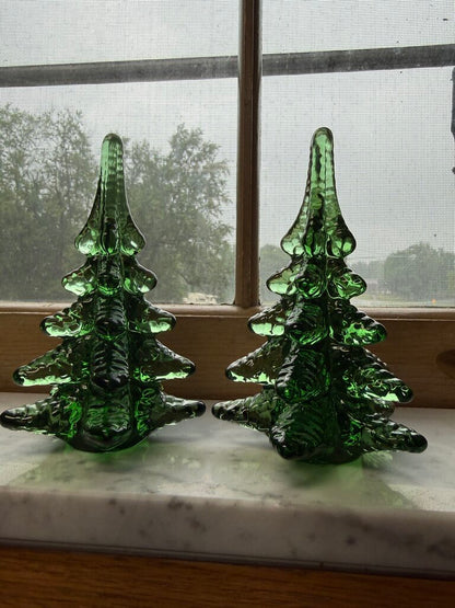 Set of 2 Blown Art Glass Green Christmas Trees 5.5” tall /ro