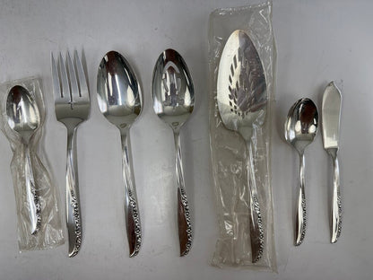 Oneida WM Rogers SilverPlate Flatware Brittany Rose 47 PCs./ro