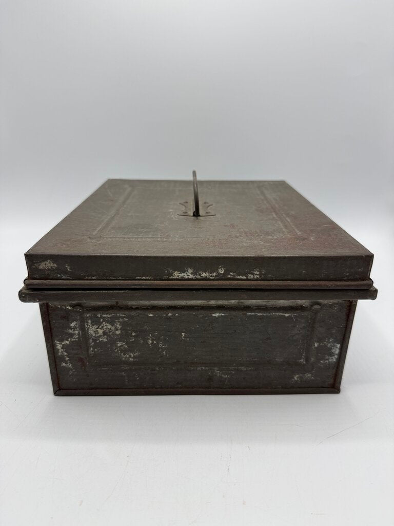Antique Metal Storage Box Carrying Handle 10”x 8”x 4” /rw