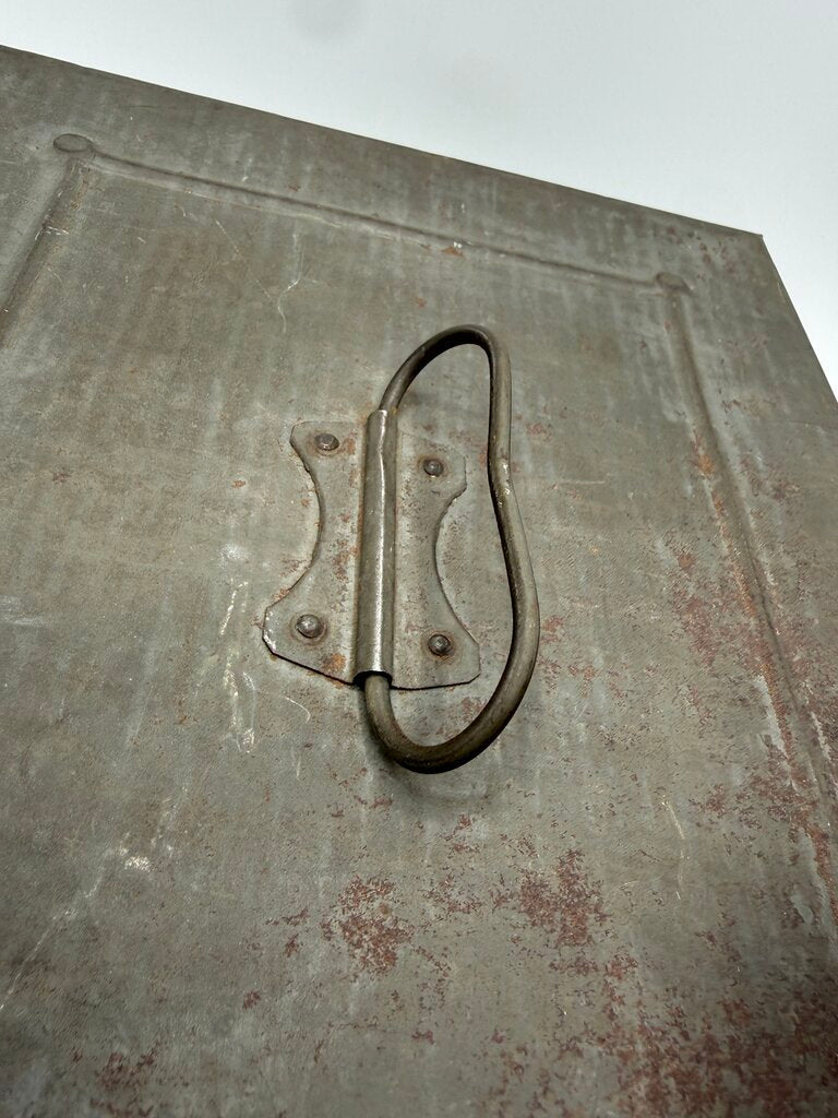 Antique Metal Storage Box Carrying Handle 10”x 8”x 4” /rw