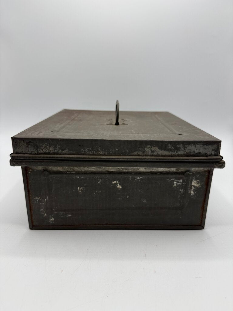 Antique Metal Storage Box Carrying Handle 10”x 8”x 4” /rw