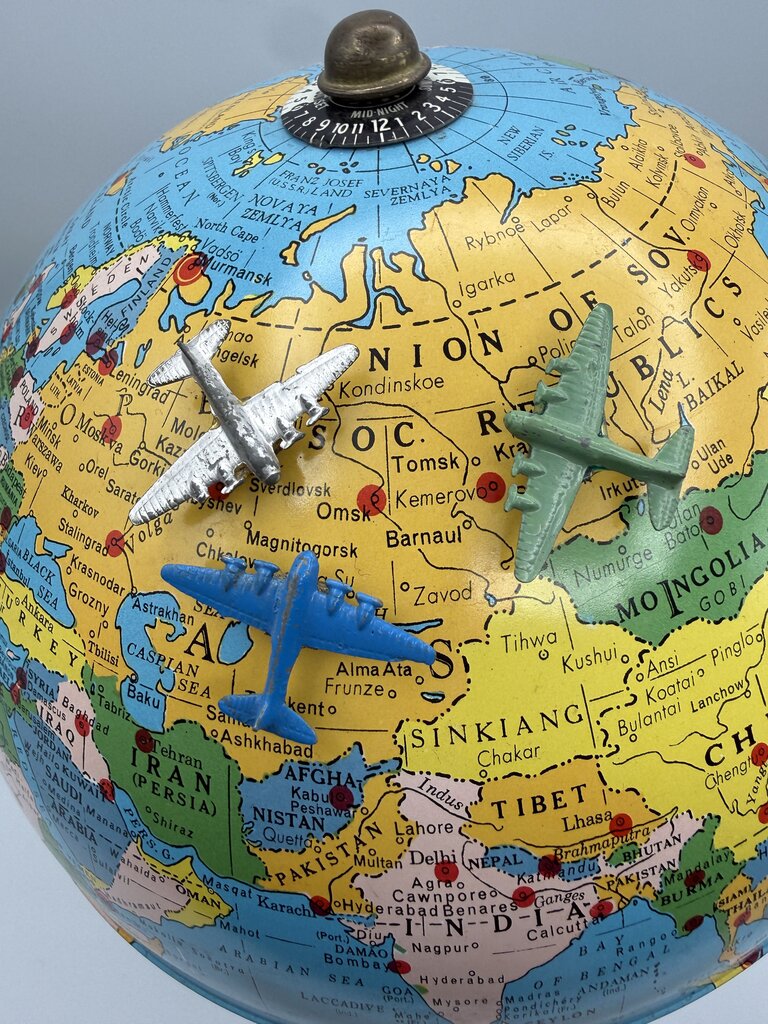 Vtg. Replogle Globes Inc 8” Magnetic Air Race Globe w/3 Planes /ro