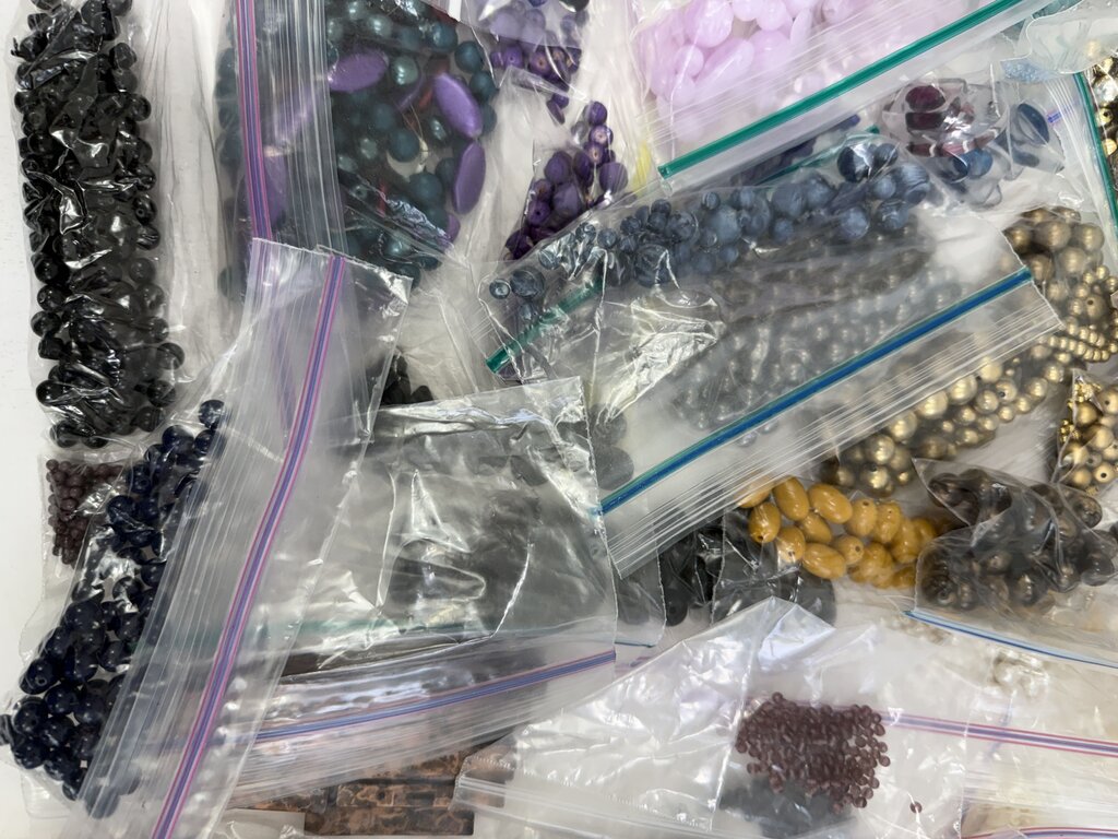 Large Lot of Beads/Necklaces for Crafting & Jewelry Making 10 lbs. /ro