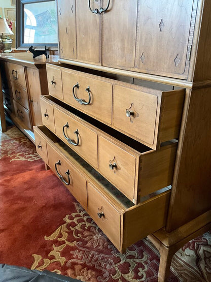 Thomasville Horizon Series MCM Gentleman's Chest