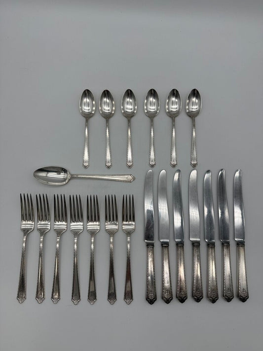 VTG Holmes & Edwards Flatware Super Plate Inlaid 21 PCs. /ro