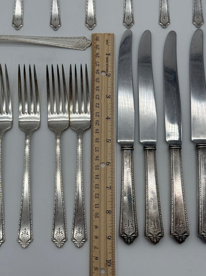 VTG Holmes & Edwards Flatware Super Plate Inlaid 21 PCs. /ro