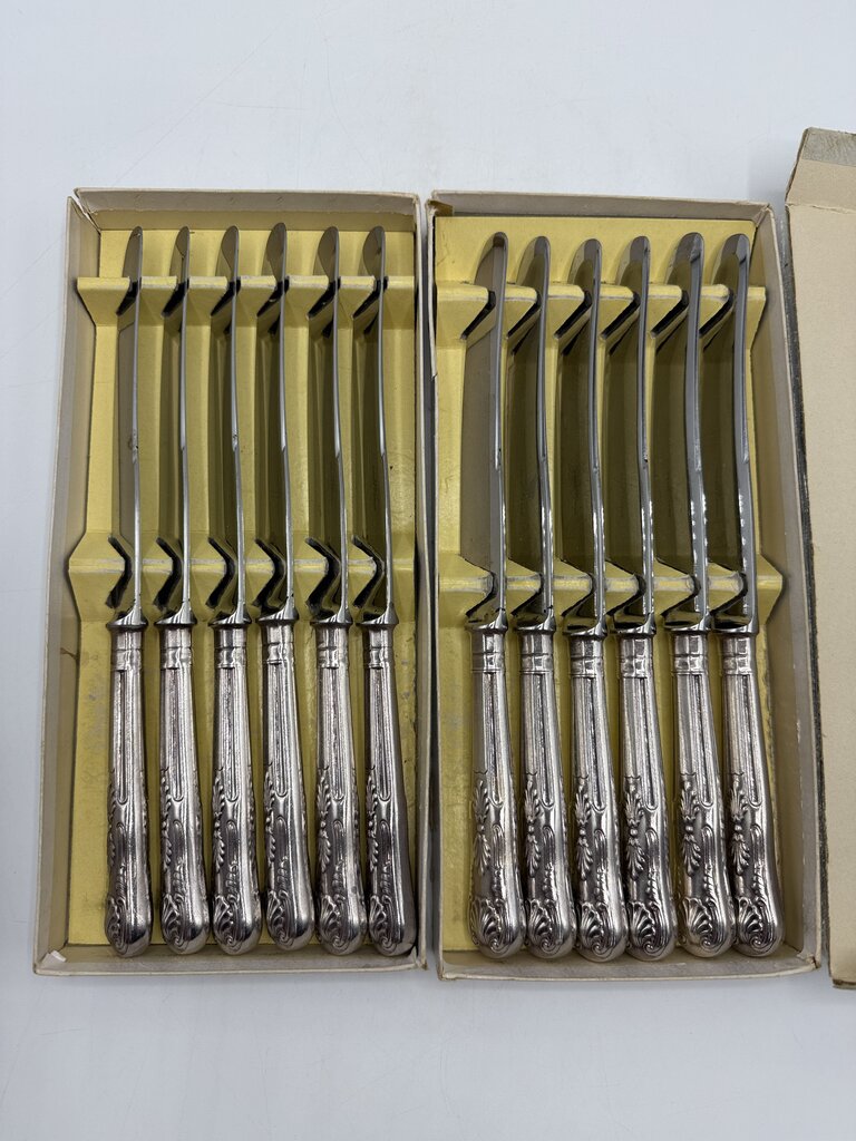 VTG set of 12 Kings Pattern Table Knives Sheffield England /rw