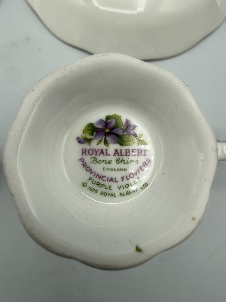 Royal Albert Bone China Set of 2 Cup & Saucer Violet & Tea Rose /roh