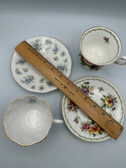 Set of 2 VTG Queen’s Bone China England Tea Cup & Saucer /roh