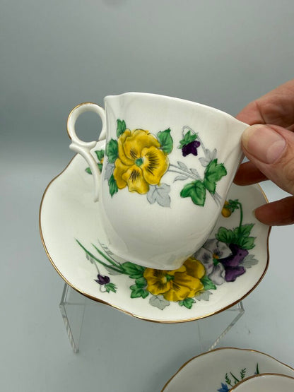 VTG set of 2 Fine Bone China Tea Cup & Saucer Made In England /roh