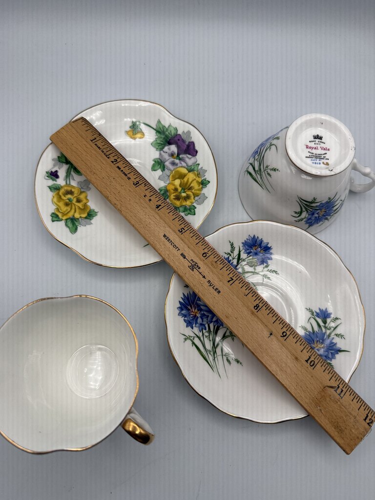 VTG set of 2 Fine Bone China Tea Cup & Saucer Made In England /roh