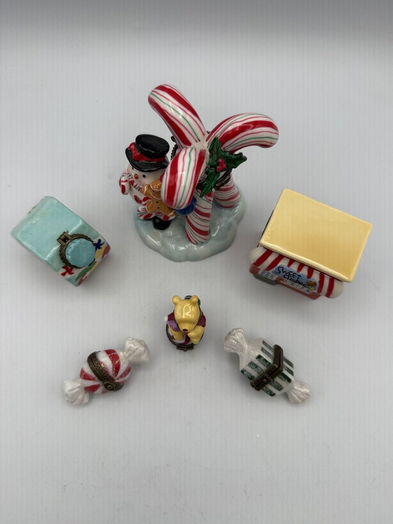 Lot of 6 Tiny Trinket Boxes Christmas Candy Theme Collectables /ro