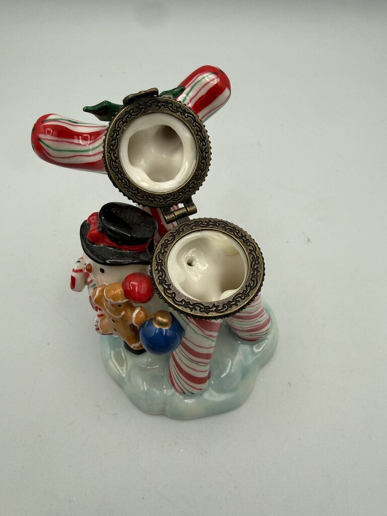 Lot of 6 Tiny Trinket Boxes Christmas Candy Theme Collectables /ro